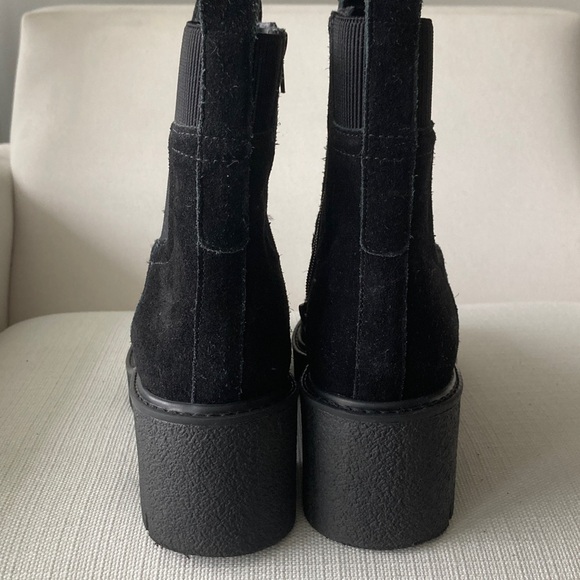 Chelsea & Violet Black Textured Ankle Boots - Picture 4 of 5